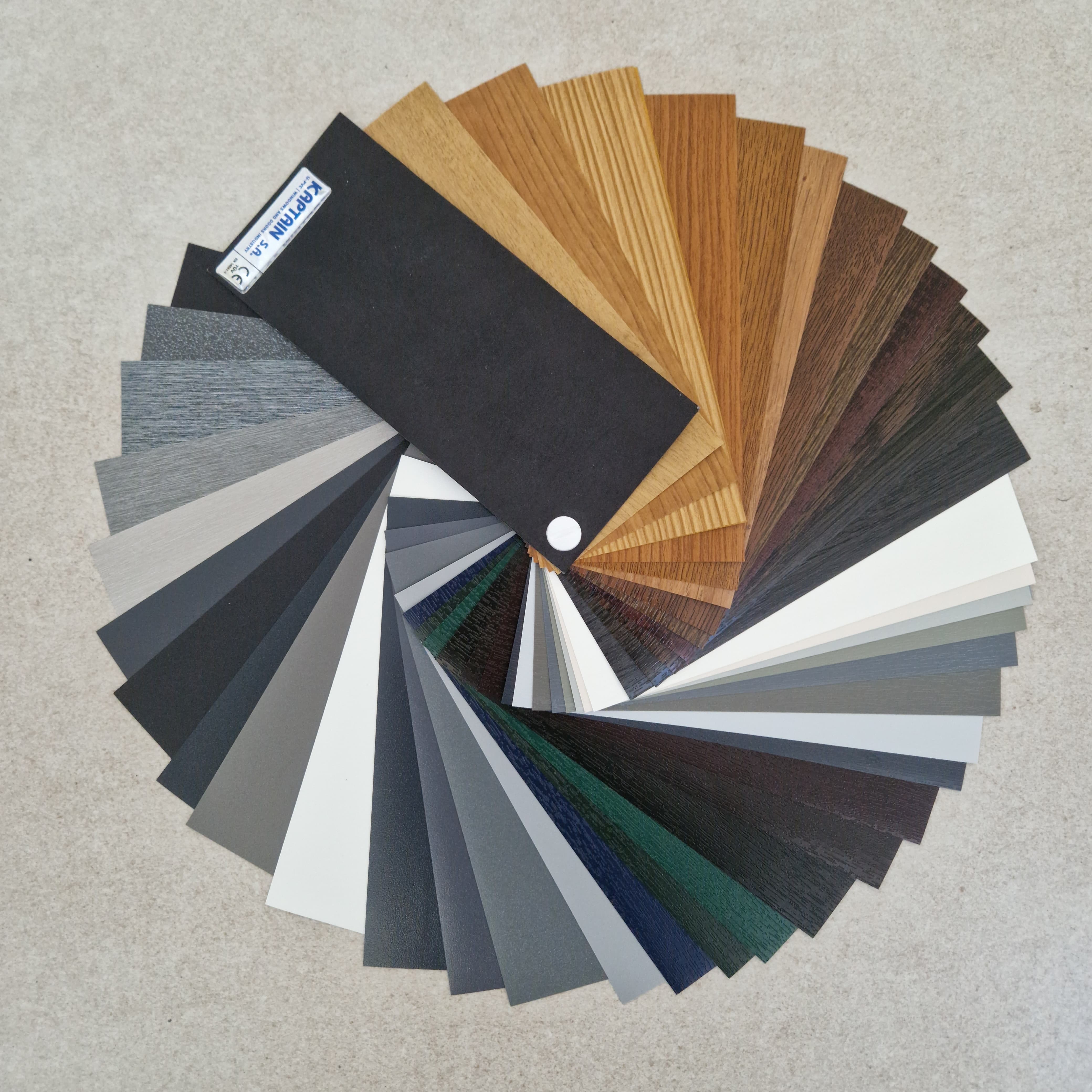 Περισσότερα απο 50 χρώματα!